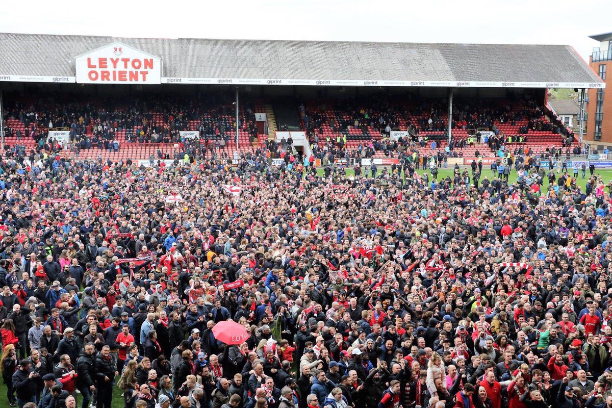 Looking forward to my #LOFC schedule today

120p Club Shop
140p South Stand Bar 
2p Legends Lounge
220p 1881 Suite
240p Directors Lounge
3p Kick Off

After: 1881 MOTM presentation, Legends Lounge &amp; Supporters Club