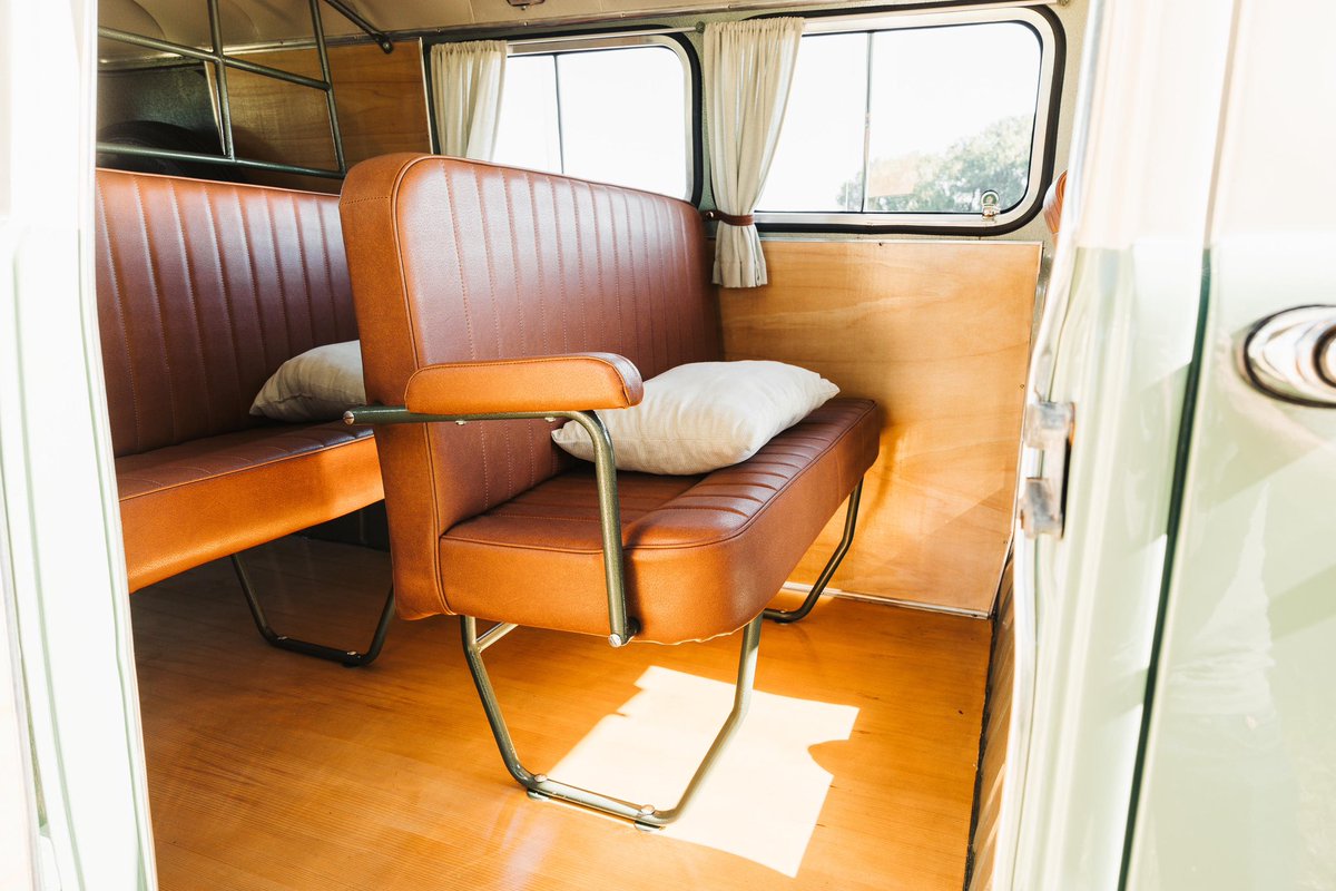 alfattitude's tweet photo. It’s the weekend dear alfisti… 
all aboard this fantastic Alfa Romeo “AutoTutto” F11 minibus! 🚀🍀
Built in 1970 and equipped with the 1.3  bialbero engine usually powering the Tipo 105 Giulia variations
1/2

#AlfaRomeo #Bonhams #Zoute https://t.co/qEETCEr5ps