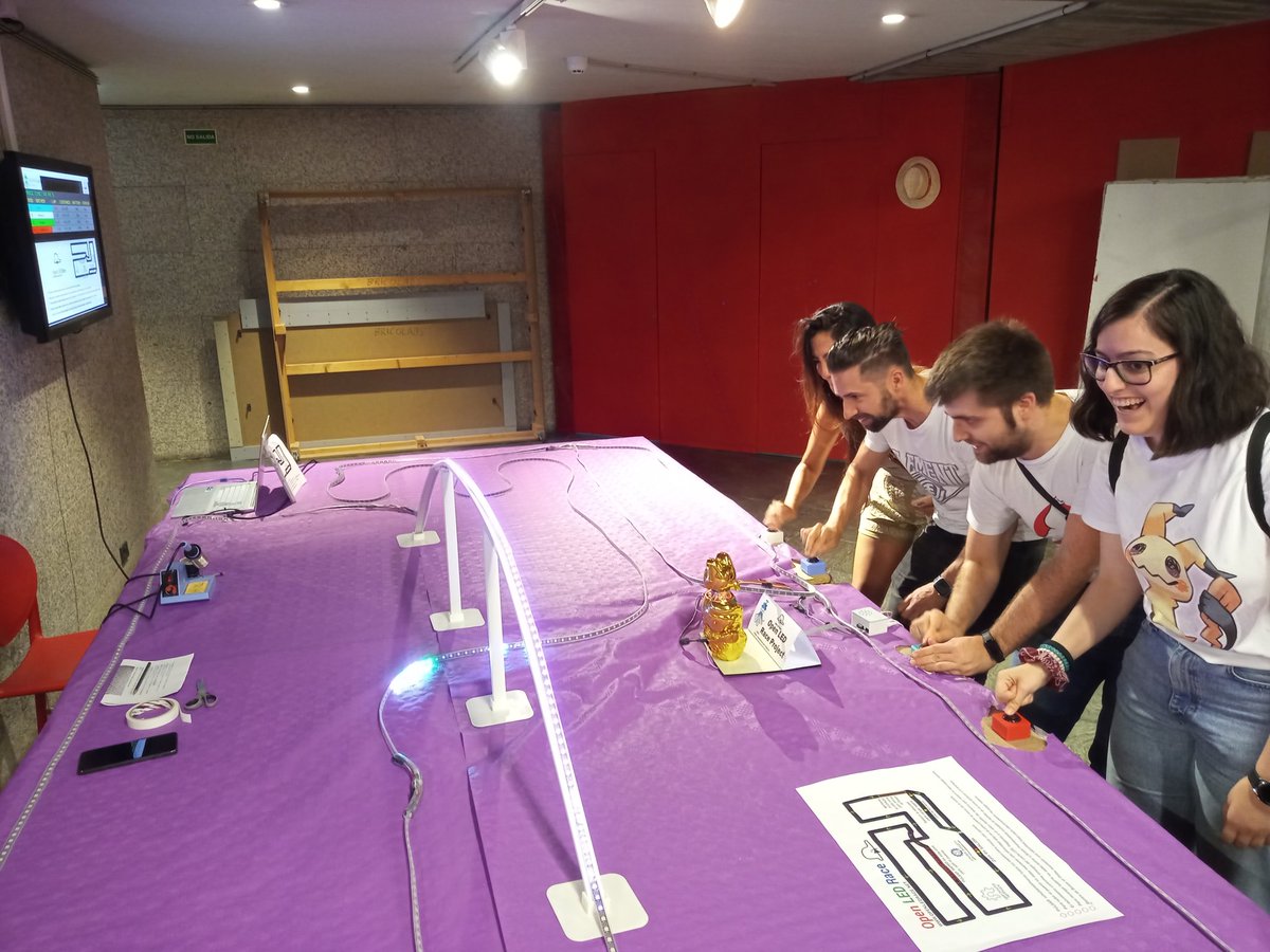 openledrace's tweet image. Dando a los botones #openledrace #OSHWDem2023