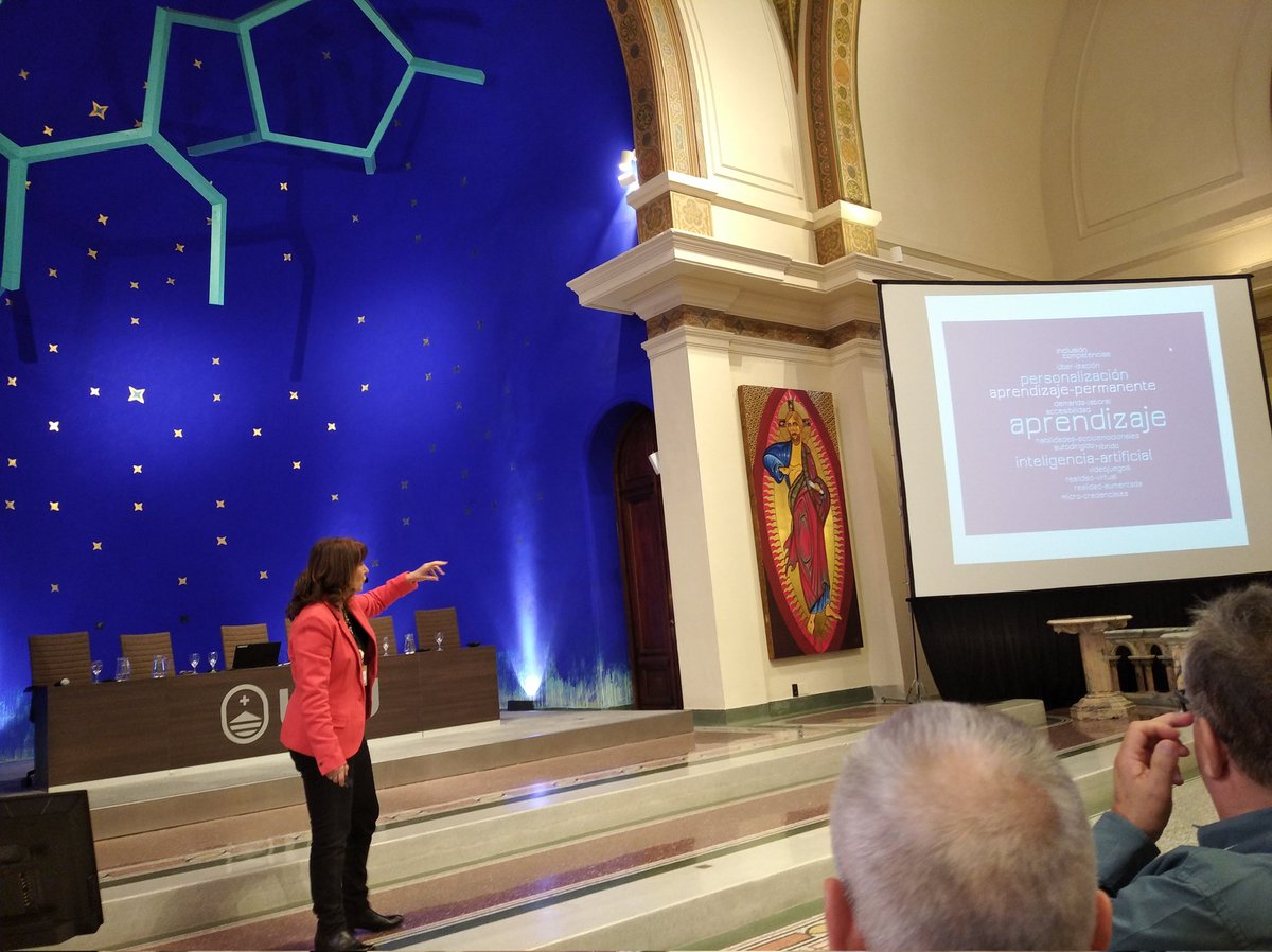 Rosina Pérez brindando evidencias de la imperiosa necesidad de las  metodologías activas. Compartiendo la perspectiva de las Metodologías activas y las tendencias en el futuro de la educación.
<a href="/rosinapa/">Rosina Pérez</a>  guía y mentora, gracias por seguir compartiendo tu sabiduría y pasión 😊