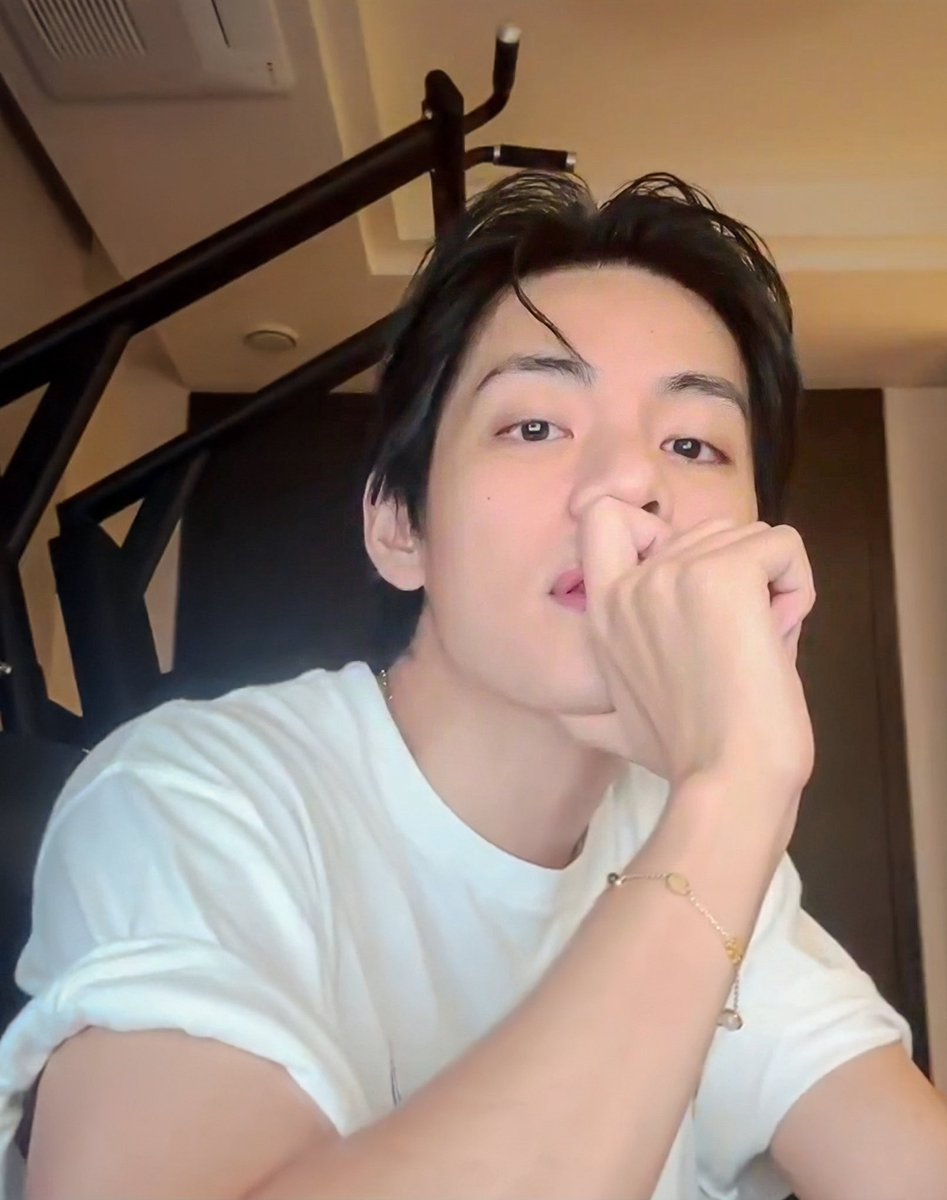 peachtaethv's tweet photo. hi my lovely moots, pls kindly follow my old twt acct :))
thank you 💜

https://t.co/tT7OKIb36t https://t.co/Wr54HA8oOA