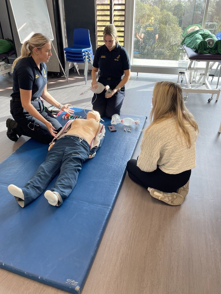 Exciting times for Leander as she explores the #paramedicscience on offer at @FHEMS_ARU @MarcDawsonn was very inspiring and has helped her decide that this is the job for her, may need to study elsewhere though as ARU require Science not amongst her 3 predicted B, A levels 😞