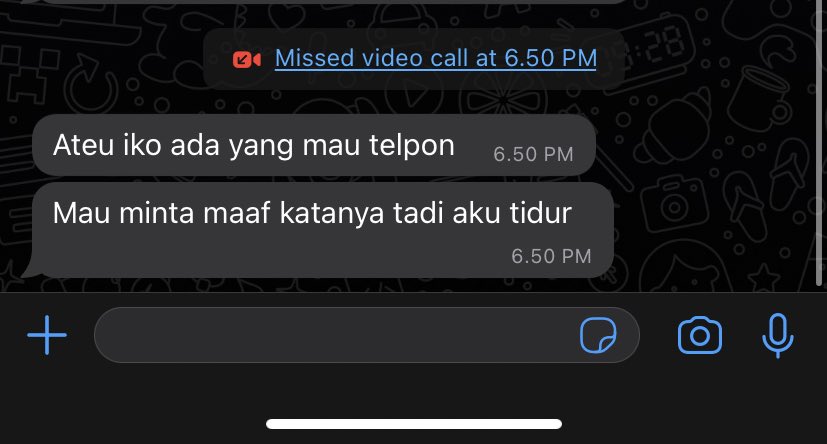 siskatrien's tweet photo. Janjian mau main trus pas disamperin ternyata doi bobo sampe akhirnya batal

Lalu minta vcall minta maaf sambil misuh misuh kesel kenapa dia gak bangun🥲 isnt she the cutest🥹 https://t.co/gTxOmYZQbR