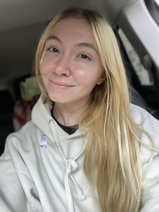 Good morning cutie! How is your Saturday going so far? 🥰 https://t.co/BcXpwf2mJp