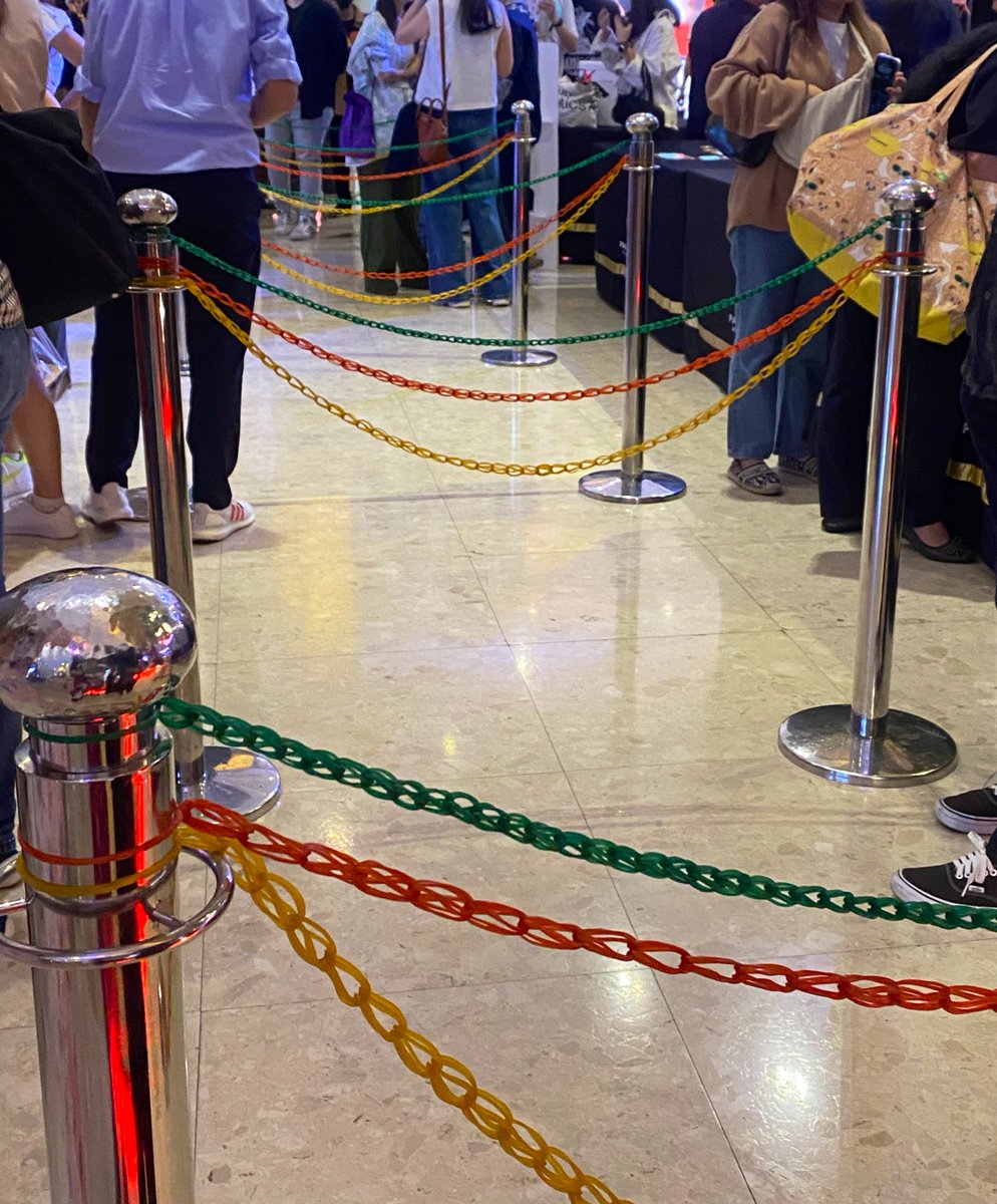 งานกาล่า 20ปี #แฟนฉัน 
อันนี้น่ารักมากเลย เจี๊ยบตัดยางเราทำไม!