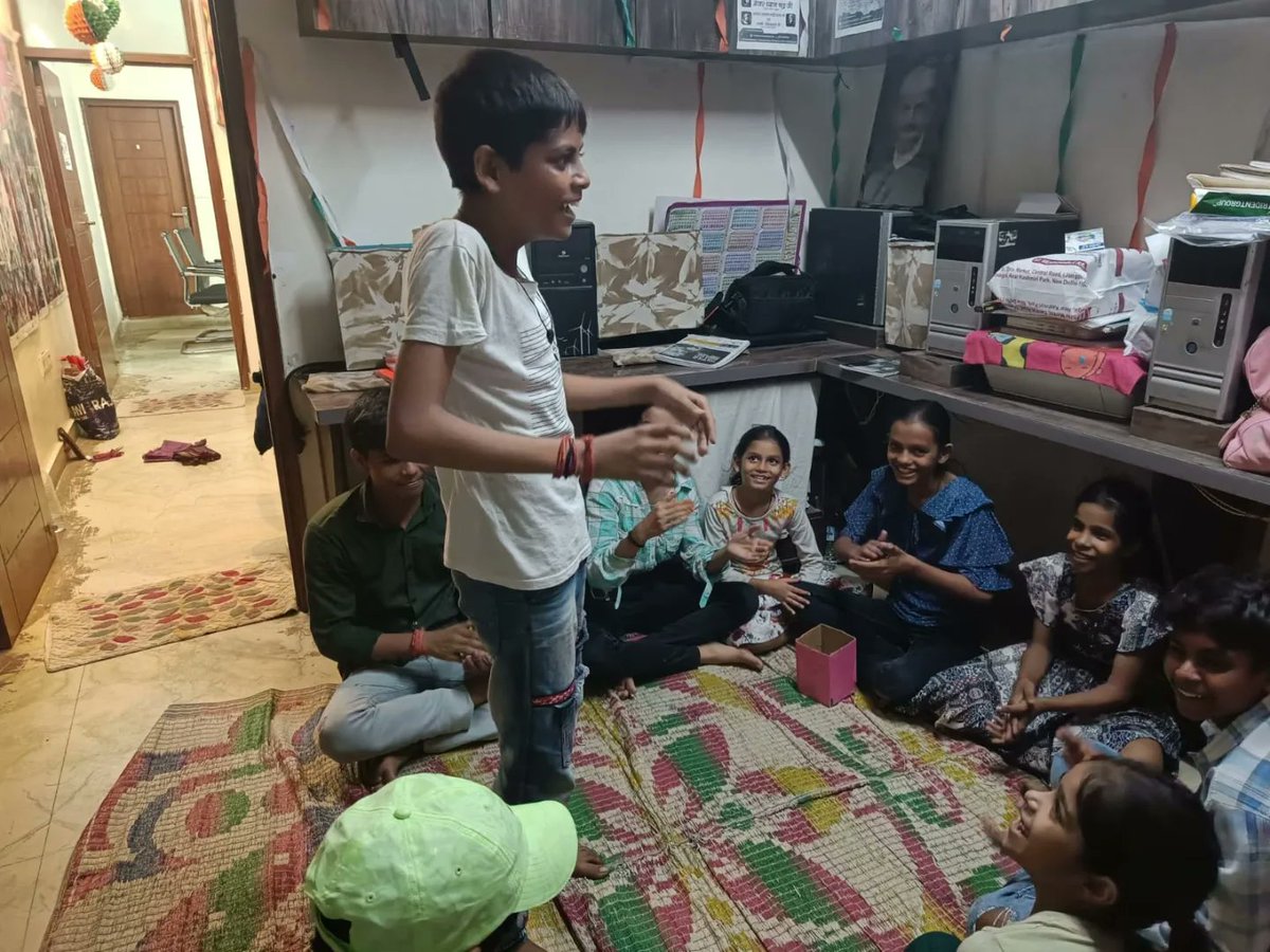 foundation_devi's tweet photo. @foundation_devi
#बचपन 
#Saturday_Activity 
Play Damsharas 

आज #Saturday_Activity में बच्चों ने #Damsharas खेल के साथ खूब मस्ती करते हुए कई नई चीजों को सिखा बच्चों ने उनको जो #Task खेल के माध्यम से मिला उन्होंने उसे बखूबी निभाया। https://t.co/kVIq2F4iFK