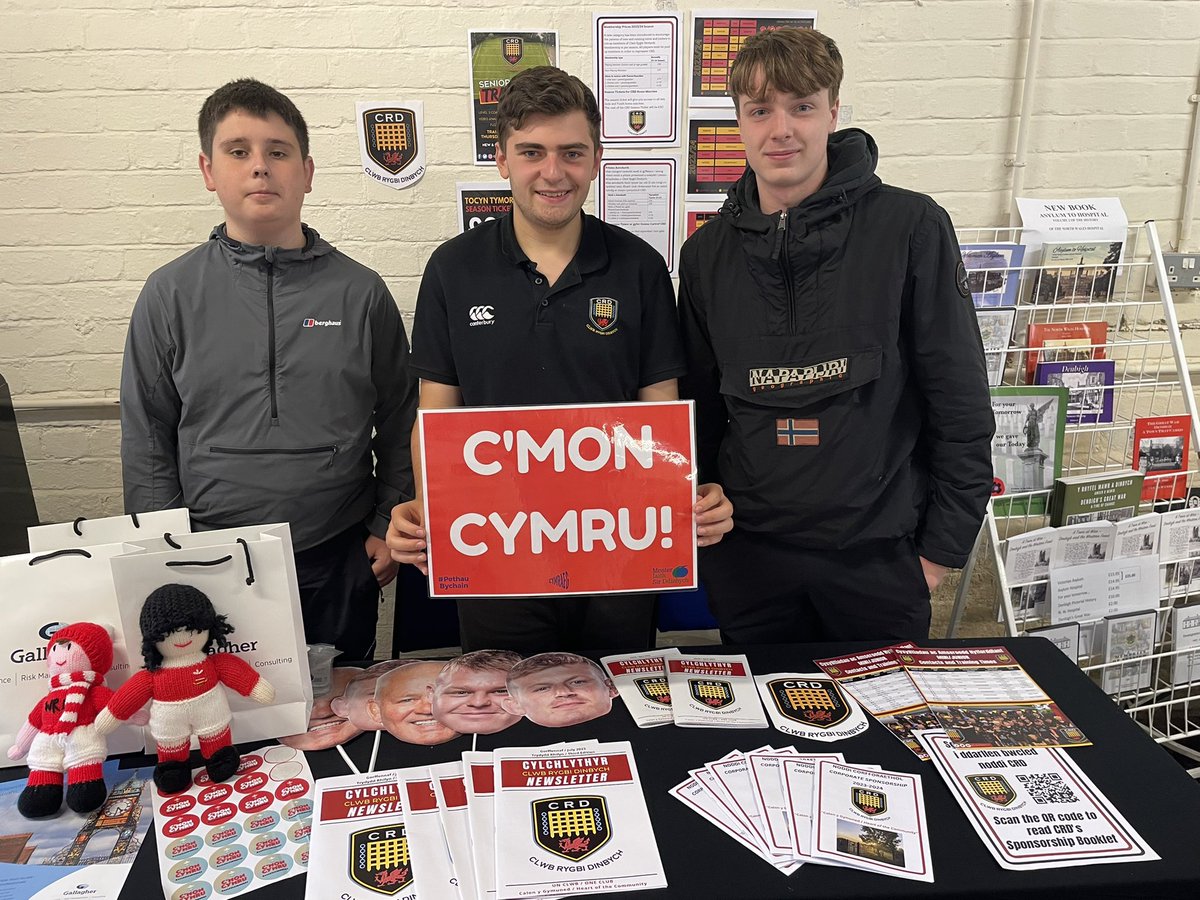 MIDinbych's tweet photo. #CmonCymru o Ddinbych!
Messages of support from the Denbigh community. 🏴󠁧󠁢󠁷󠁬󠁳󠁿
#CalonYGymuned @CRDinbych @DenbighPlum festival
 #RWC2023 https://t.co/ZorZVHOo1m