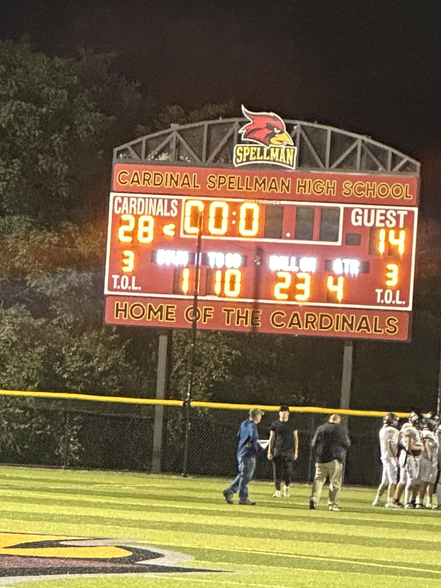 SNE_CoachQuisse's tweet photo. We cooking up something real special over here!  #WeBelieve @CardSpellmanFB @SpellmanNews @sports_ledger @BrocktonSports @BostonGlobe https://t.co/bQ2GdS9eJ4