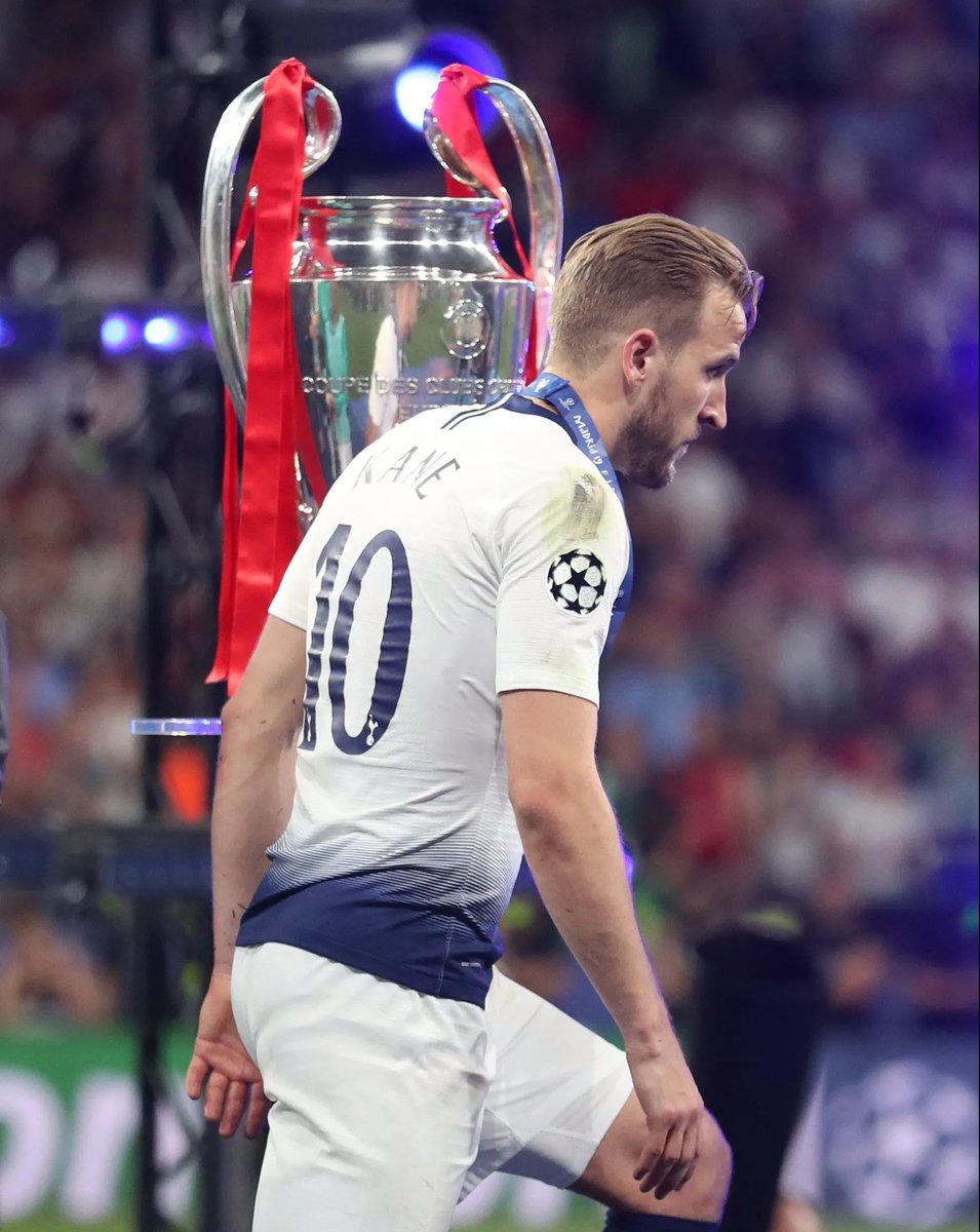 cupofte3's tweet photo. @_ftbl23 @SeanDOlfc 😂😂😂😂😂😂 no trophies in your History bro https://t.co/pB6DbIbJAd
