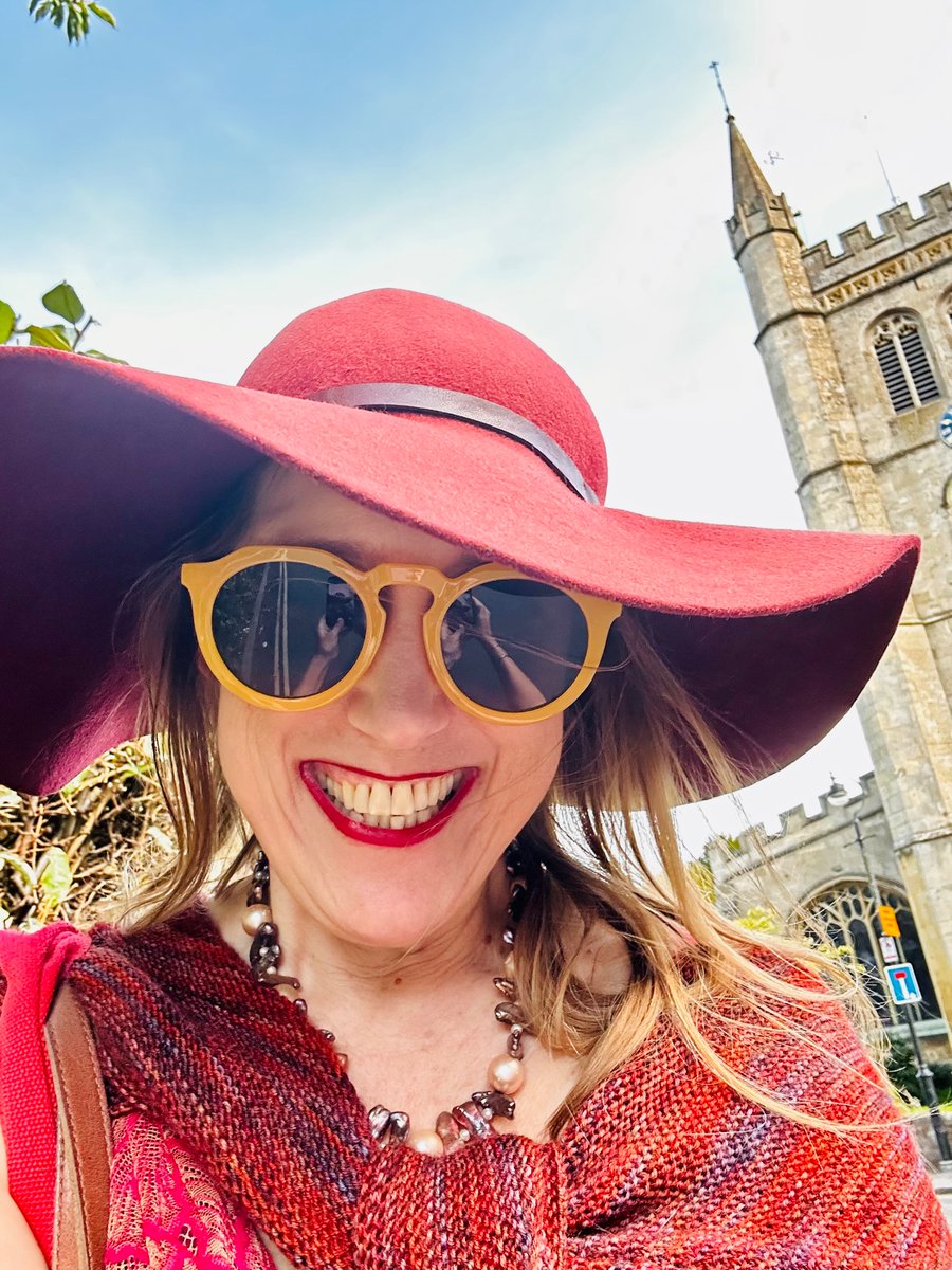 Rosewind2007's tweet image. New profile photo
Reminds me of Ford Prefect—
“Perhaps it was that he smiled slightly too broadly and gave people the unnerving impression that he was about to go for their neck.”
#profilephoto
#NewProfiIePic #NewProfilePicture