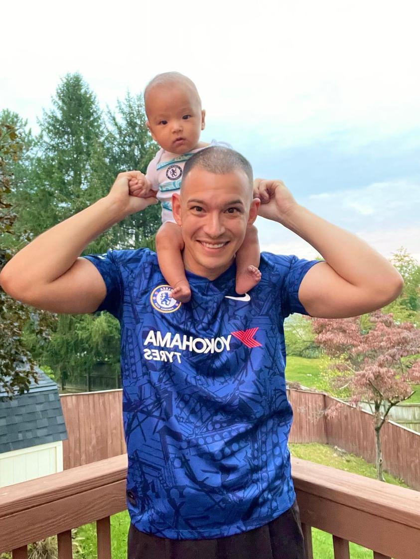 wste00's tweet photo. Brooks is ready to watch Chelsea this morning! KTBFFH #MyPLMorning #CFC @PLinUSA @ChelseaFC @NBCSportsSoccer https://t.co/nBzVSwNb9b