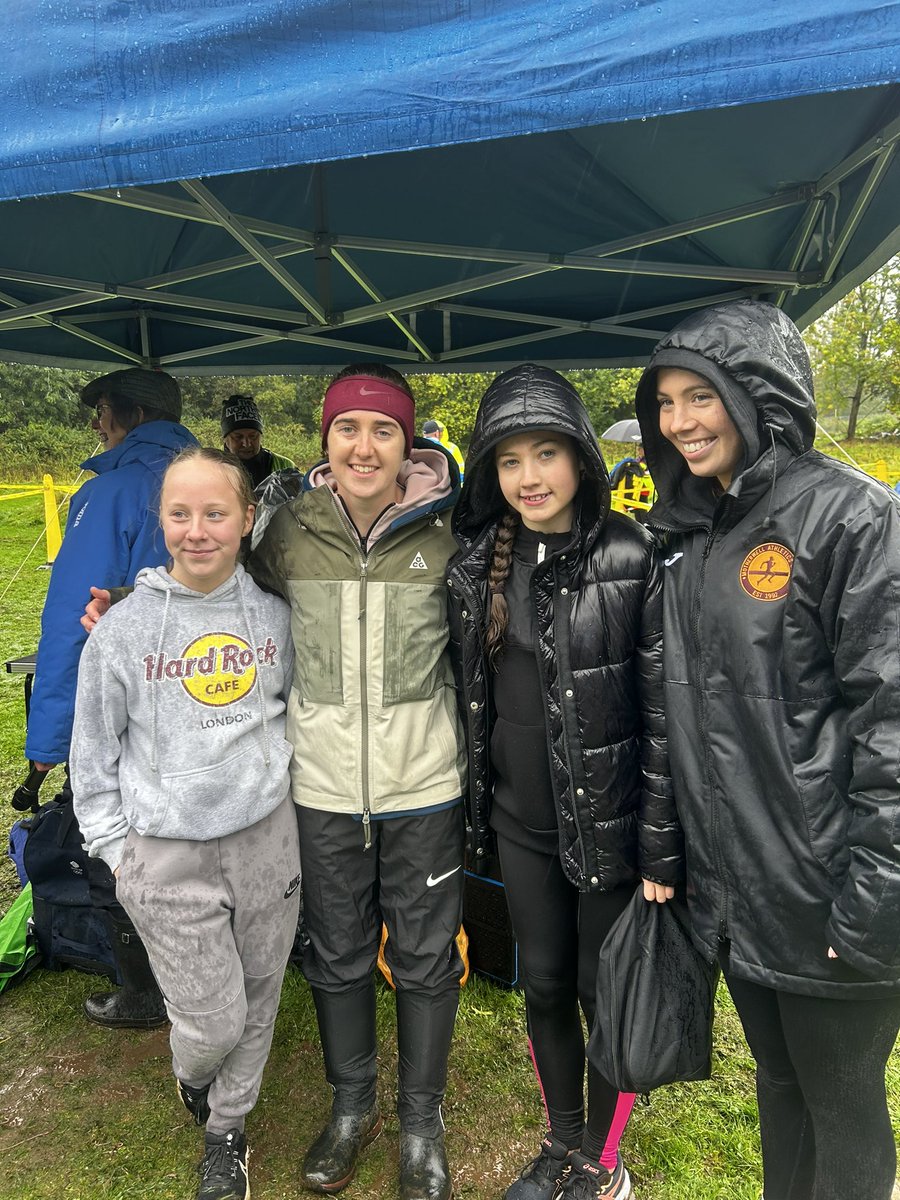 Amazing for our young athletes to meet global superstar @lauramuiruns at the @scotathletics @lindsaysnews West District XC relays. Brilliant to see a world class athlete taking the time to inspire the next generation during @ActiveScotGov Scottish Women and Girls in Sport Week ❤️