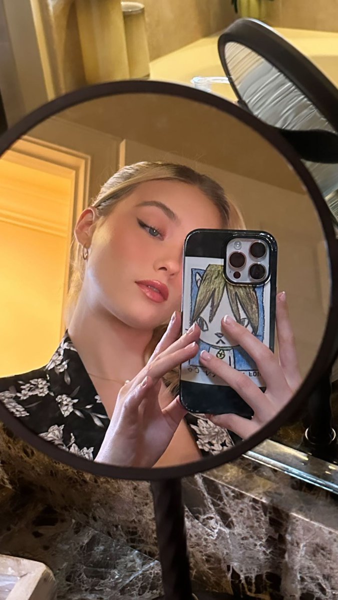 Chloe Rose Robertson Brasil tweet media