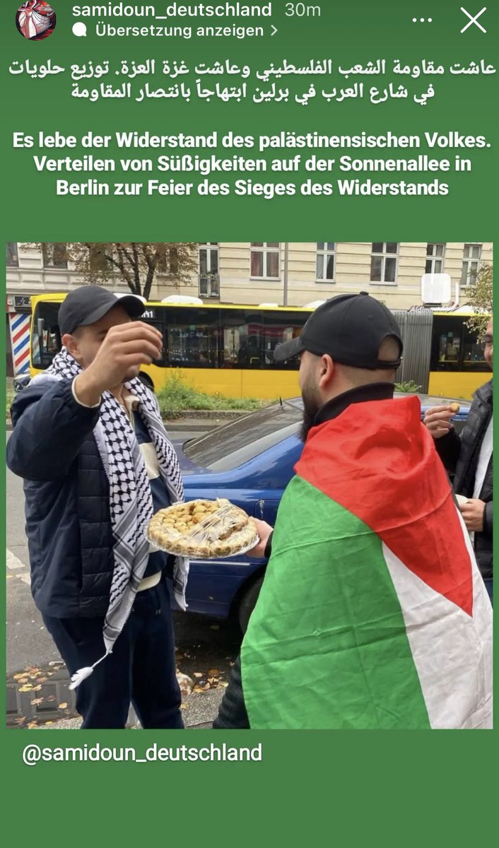 Während in #Israel Zivilisten durch palästinensische Terroristen entführt, misshandelt und ermordet werden, verteilt <a href="/samidoun_de/">Samidoun Deutschland</a> Süßigkeiten „zur Feier des Sieges des Widerstands“ in Berlin! <a href="/NancyFaeser/">Nancy Faeser</a> <a href="/BMI_Bund/">Bundesministerium des Innern</a> Samidoun gehört endlich verboten!!