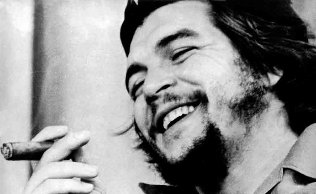 "La revolución no se lleva en la boca para vivir de ella, se lleva en el corazón para morir por ella"
#Artemisa #Cuba #CheVive