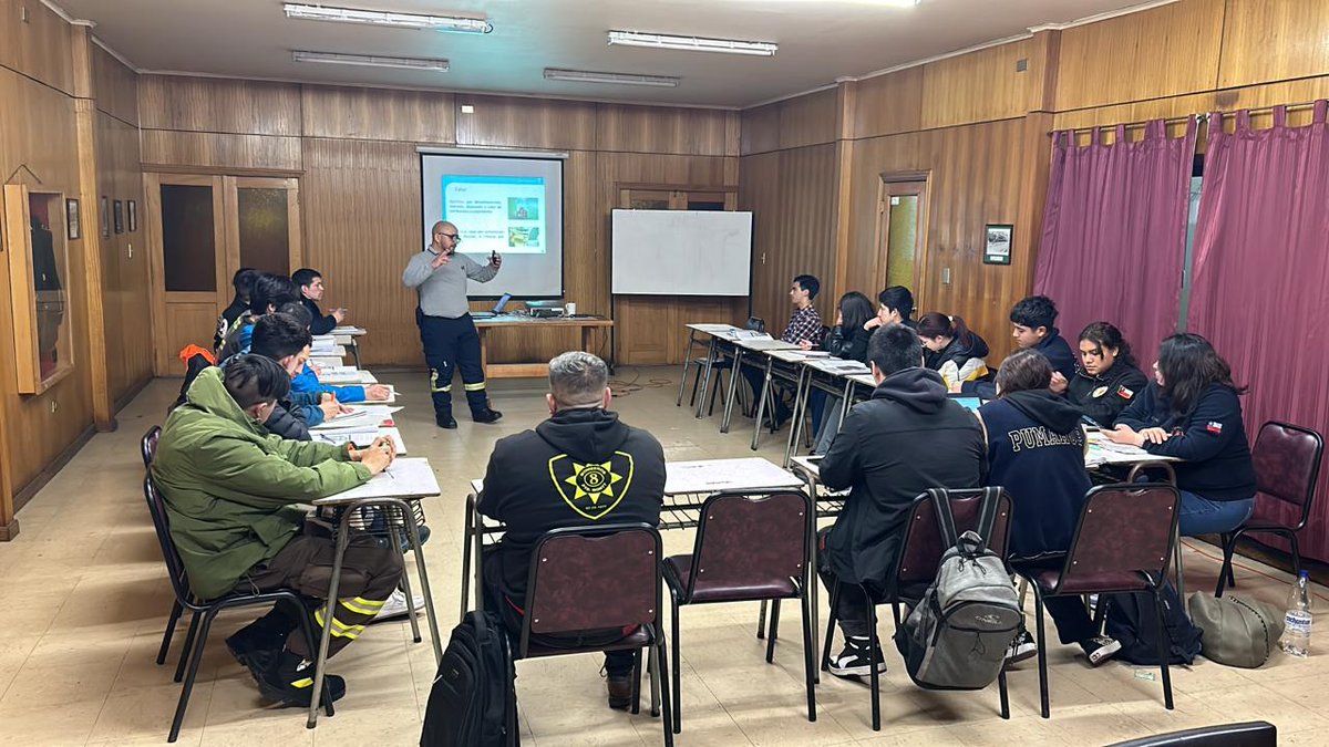 18 Aspirantes a Bomberos del CB.Puerto Montt realizan el Curso de Fuego y Tácticas. <a href="/ANB_Chile/">Academia Nacional</a> <a href="/consejo10/">Bomberos Consejo Regional  Los Lagos</a>