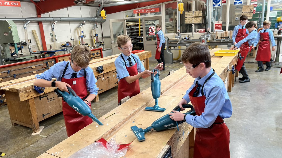 TeaAndTools's tweet photo. Yr8 students are ‘sweeping’ through woodwork and sawdust with our new workshop vacuums! #CleanCuts #TidyBoyd #DtChat @Habsmonmouth https://t.co/55ClMnleob