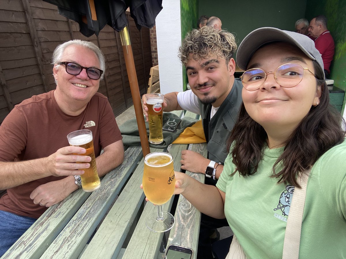 daviddrumsticks's tweet photo. Made it to the pub. #UTM https://t.co/XXwKoDm1go