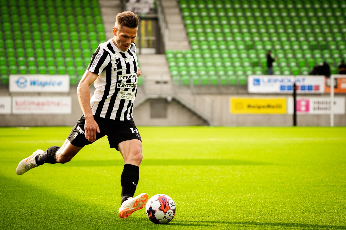 Huomenna ennen VPS-HJK ottelun alkua haluamme teidät kaikki katsomoon klo 15.30 alkaen, jotta voimme yhdessä kiittää Sebaa hänen upeasta urastaan🔥

Nappaa lippusi osoitteesta Lippu.fi ja varmista paikkasi Lemonsoft Stadionille!👊

📸<a href="/APhotoOffic/">Apollo Photo</a>

#yhdessäseistään