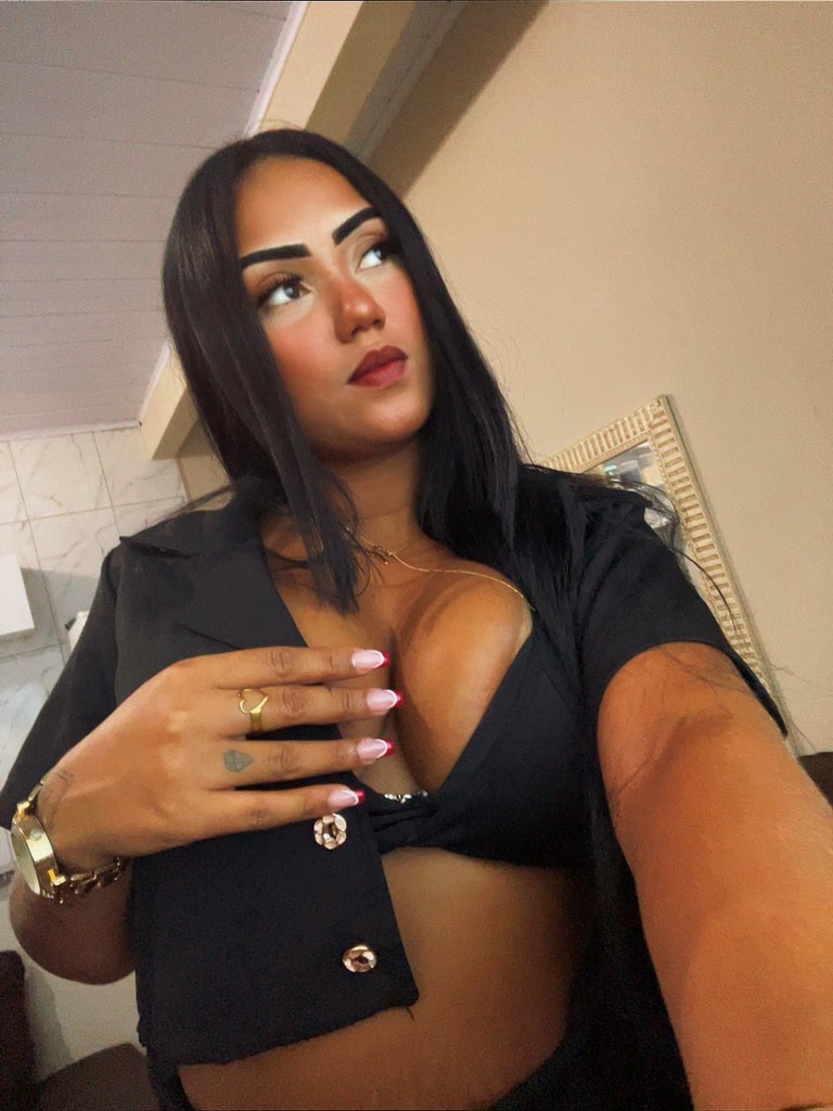 NatiMorena5's tweet photo. Love black ✨🖤 https://t.co/FZls0cTB3q