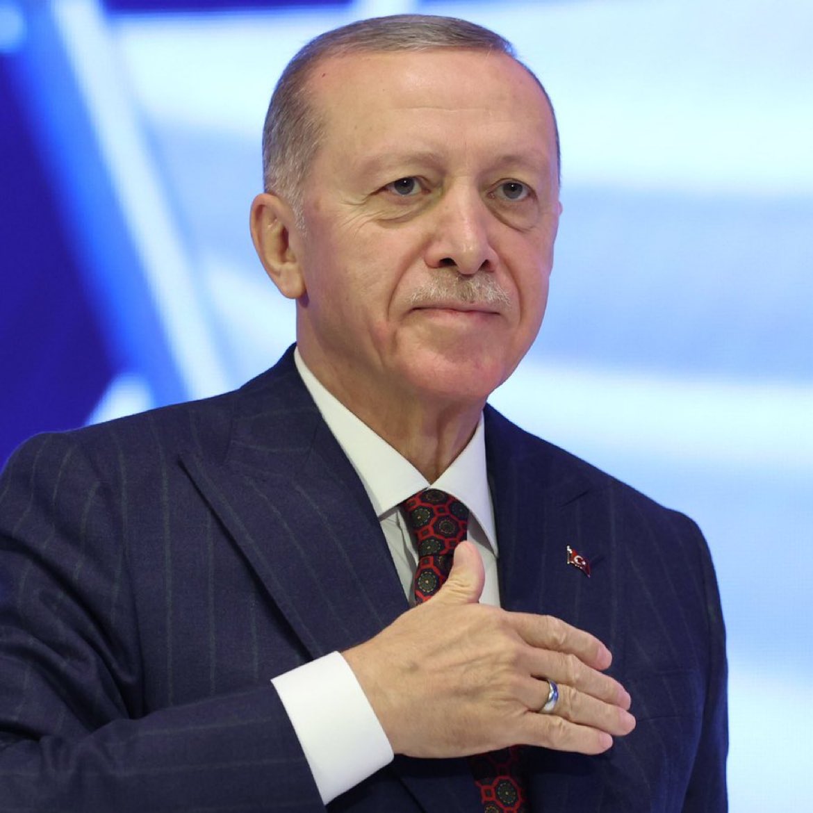 mechul6321's tweet photo. AKP Genel başkanlığına tekrar seçilen Cumhurbaşkanı Sn Recep Tayyip Erdoğan'ı Tebrik ederim https://t.co/TYwWkrzVhL