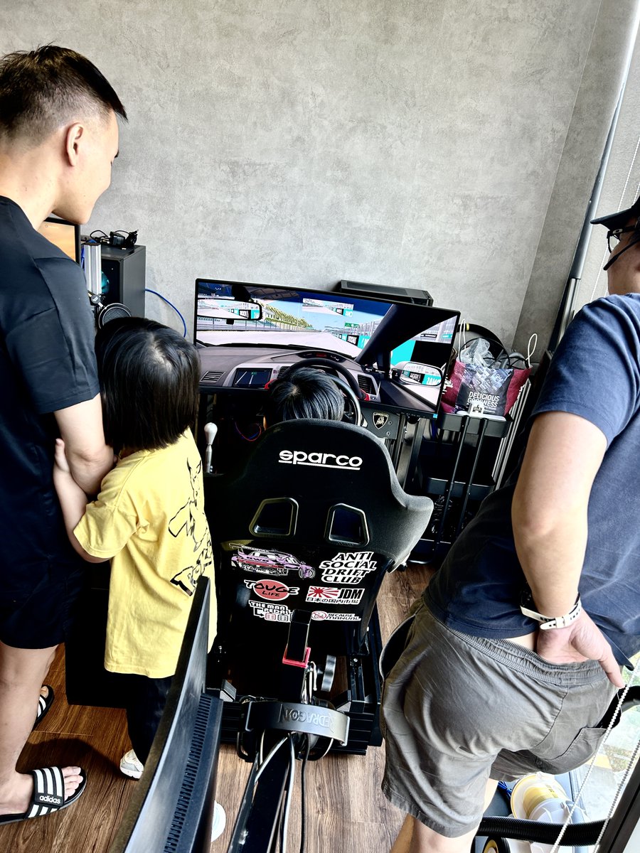 simracing_sg tweet picture