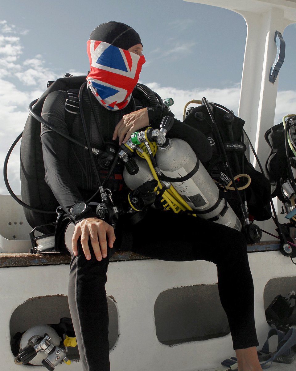 stephenjaynsley's tweet photo. I look ready but I'm not. I still have two more cylinders to attach before it's time to jump. I now see the practical benefits of squats in the gym 💪🏽
#TECutila #paditecrec #trimix #trimixdiving #padi @PADI #utila #tecdiver #tecdiving #techdiver #techdiving https://t.co/cDD5gSOk0W