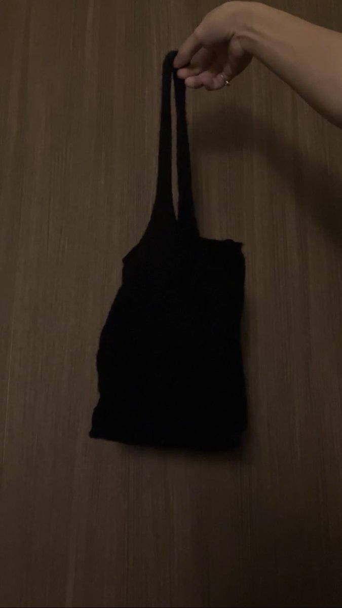 usagi_devil's tweet photo. knit bag 🕸️🦷 https://t.co/ueYKyjIc2e