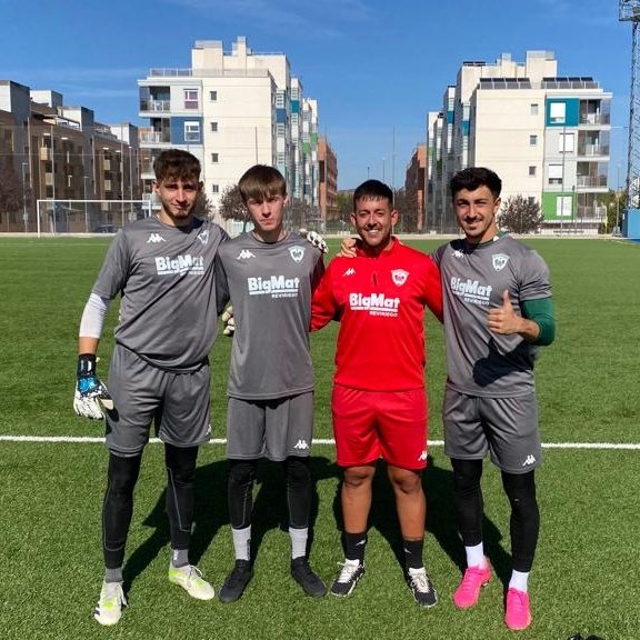 En la mañana de hoy Rubén Serrano, portero de nuestro equipo juvenil, se ha estrenado en un entrenamiento con el primer equipo 

¡Cómo nos gusta ver que los jugadores de <a href="/CDG_cantera/">C.D. Guadalajara - Cantera</a> tienen oportunidades! 💜