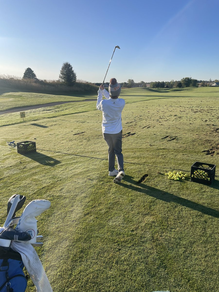 jkwil14's tweet photo. @EaglesAthletics Day 2 warming up in 47 degrees!! Sitting in 20th place and looking to make a move. https://t.co/XzPoVVLr97