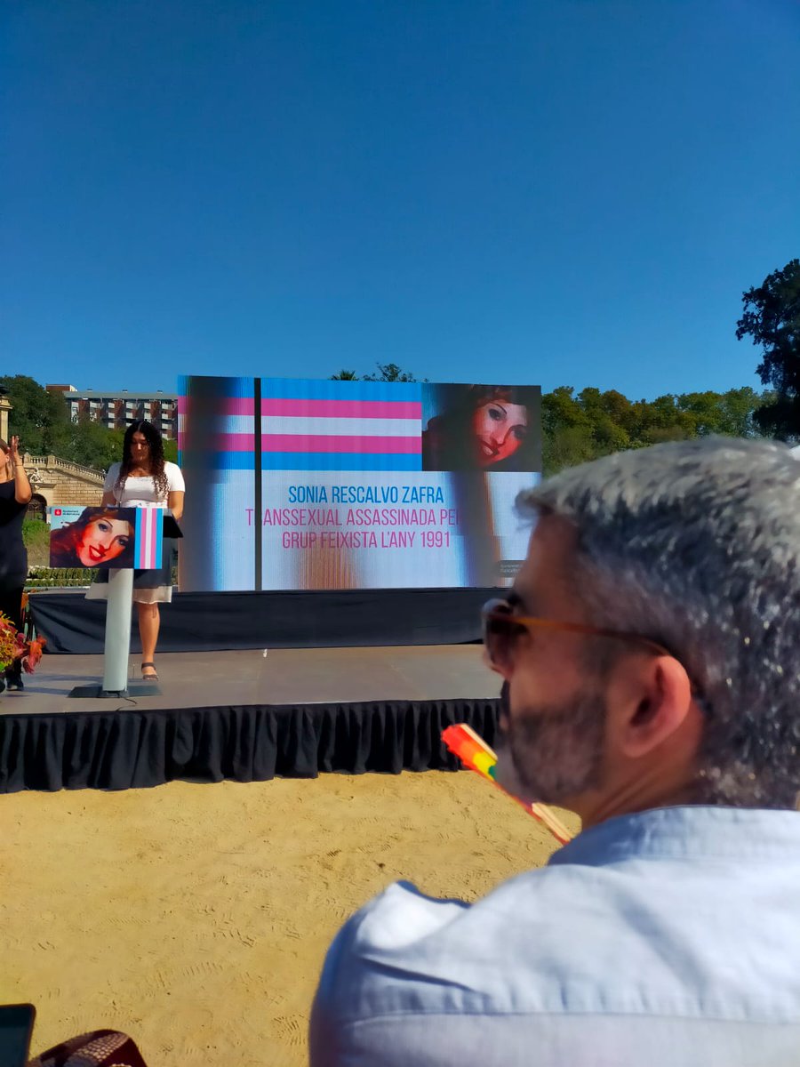 eugenivillalbi's tweet image. 2️⃣7️⃣anys de l'assassinat la Sonia Rescalvo a mans d'un grup feixista.

#Homenatge #Memòria i #Lluita 

No és tracta només de drets🏳️‍⚧️ Parlem, també, del dret a viure bé. A poder projectar-se al futur. A tenir un projecte de vida, en igualtat de condicions i sense discriminació.