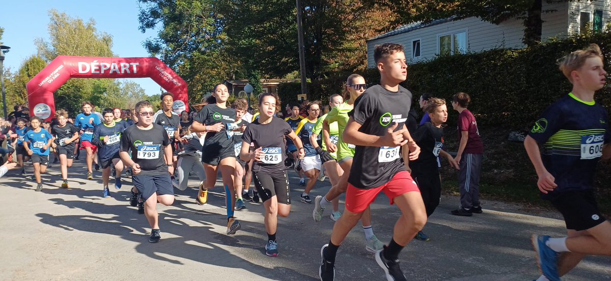 #CROSS 🚒🏃🏻‍♂️ | du monde à Clairvaux-les-Lacs ce matin pour le cross départemental ! Bravo 👏🏻 une belle manifestation en coproduction entre @SDIS39 / associatif ! @CyrilFournier39 @Rondot_Raphael @guyon_j @ThomasP70091102 @Prefet39 @ClmentComte1