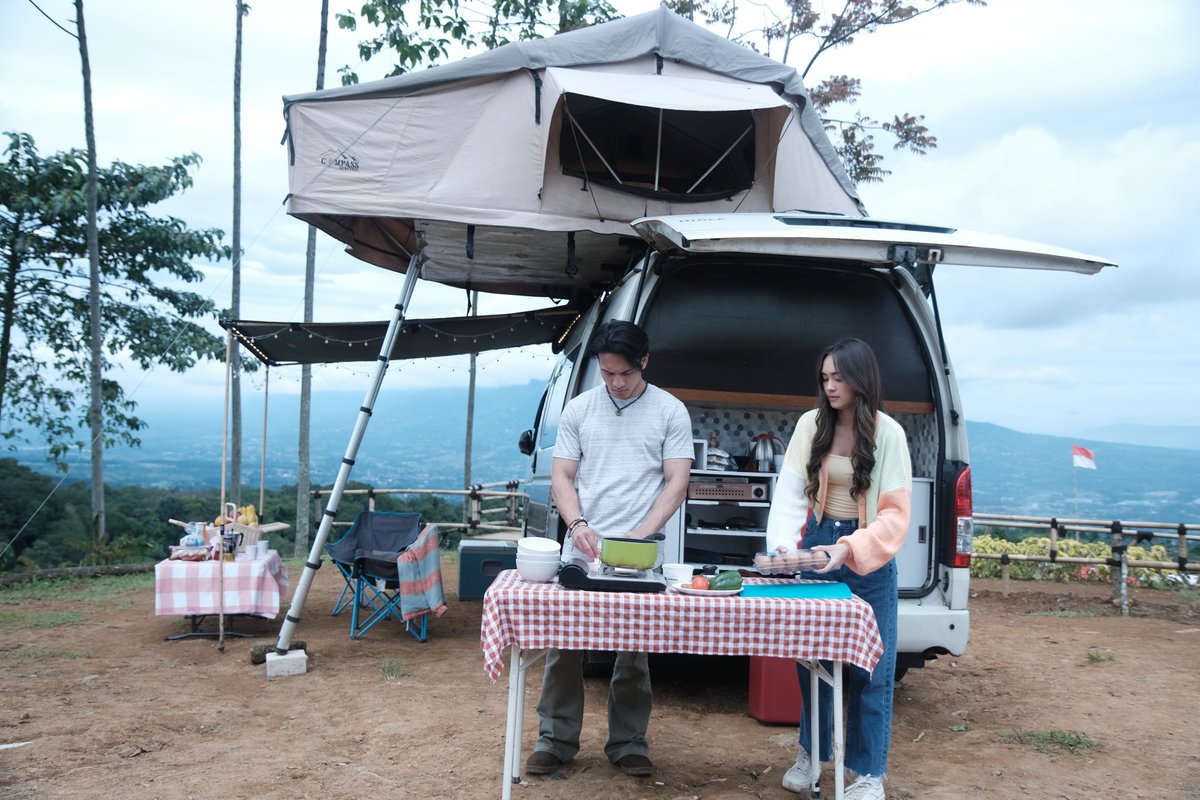 catchplayplusID's tweet photo. Happy weekend MOVIE LOVERS...
Pagi-pagi enaknya halan-halan santai. Boleh juga bikin masakan kesukaan. Seru banget nih...
#CATCHPLAYPLUS #SuratCintauntukStarla #JefriNichol #culopapi #caitlinhelderman https://t.co/K3Or5hVmVj