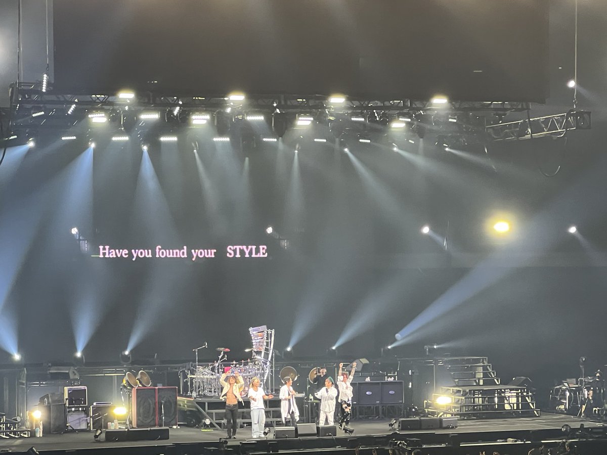 k5tommy's tweet photo. LUNA SEA DUAL TOUR
day1
最高でした!
今、この瞬間こんな景色を見れるなんて!
生きててよかったよー!
あの頃の自分に、今のLUNA SEAはさらに最高なんだって伝えてあげたい!
学生時代、ライカエジソンに平日会にいったのが懐かしいよ!泣ける!
#LUNASEA
#Mother
#dualtour https://t.co/9Ld5Vmty2G