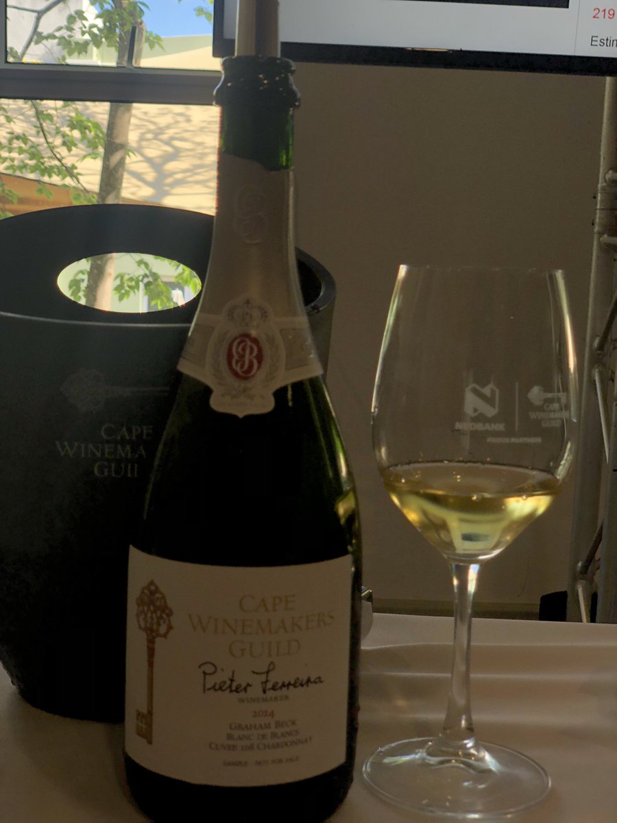 TsepangMolisana's tweet photo. @Beaumontwines @RaatsWines @CheninKing @CheninBlancSA @Jordan_Wines @CapeWinemakersG @Hemel_En_Aarde Beautiful to taste @GrahamBeckSA auction wines in the heat of the moment.
The bubbles are vibrant and the vivacity of the @CapeWinemakersG auction is like a live wire
#CWGAuction
#GrahamBeck
#CapeWinemakersGuild https://t.co/c9uRKWxuVZ