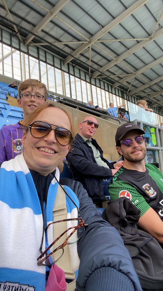 natilly04's tweet photo. #CBSfanwall
Let’s make it 3 on the bounce today!! #PUSB #block17 🩵⚽️ https://t.co/5sSdJWliZD