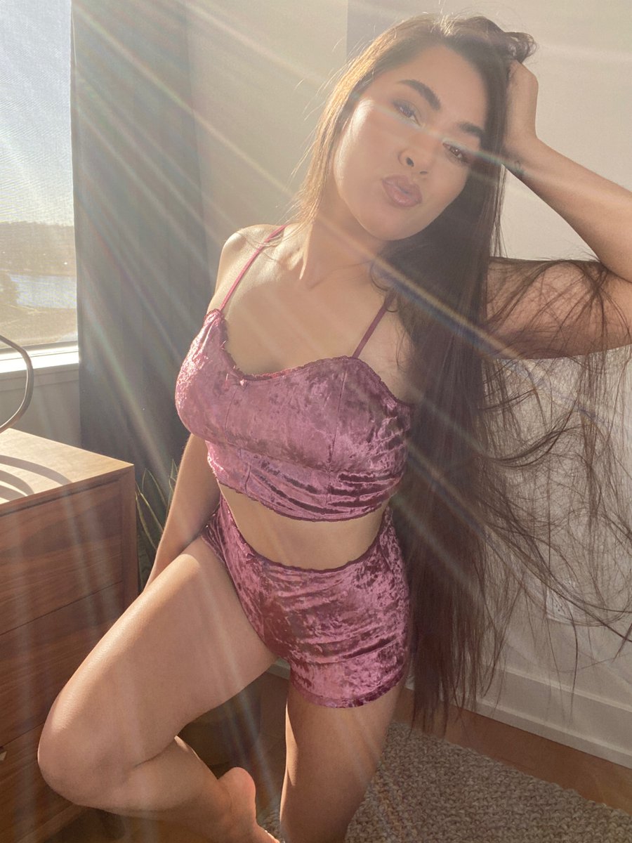 meanawolfxoxo's tweet photo. ☀️☀️☀️ https://t.co/a2ugfQ4JIa