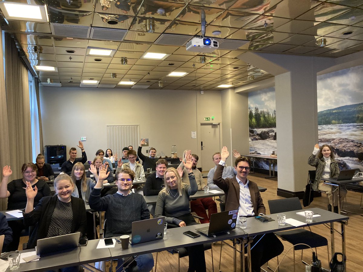 Wonderful to talk about the Arctic to a group of enthusiastic and knowledgable young people in Oulu🇫🇮. My first question was: ”How many have heard about the <a href="/ArcticCouncil/">Arctic Council</a>?”. Everyone had! Thank you <a href="/Eurooppanuoret/">Eurooppanuoret</a> <a href="/AmandaAlvesalo/">Amanda Alvesalo</a> for the kind invitation. Great discussion.