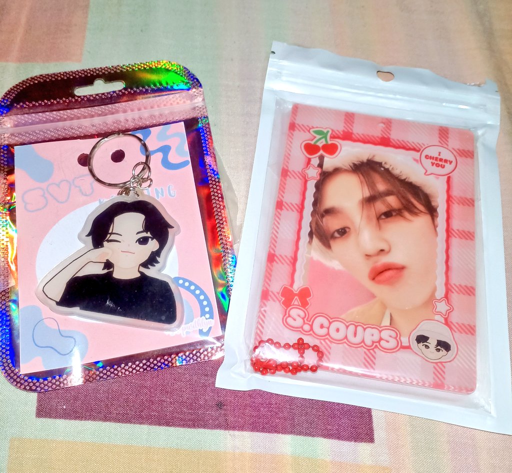 abcln_e's tweet photo. Thank you so much po @shopwithLyn & @17Features_ >< Prize received na po 😍, and it's so prettyy ~ <3
#lynpsproof https://t.co/C6nl6fQOo4