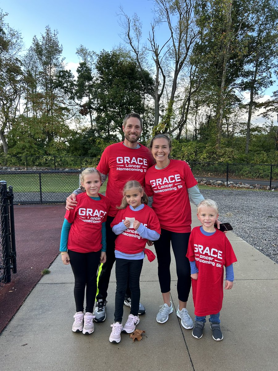 GraceCollegeXC's tweet photo. Always #ReppintheG ⚔️🔴⚫️

@ Lancer Homecoming 5k https://t.co/ktWZv9cUew