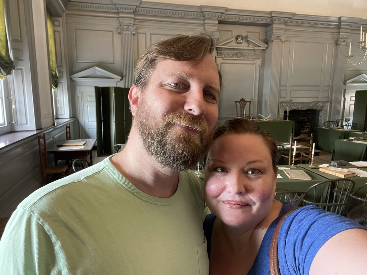 These two history lovers got to the room where it happened at <a href="/INDEPENDENCENHP/">IndependenceNPS 🇺🇸</a> yesterday.