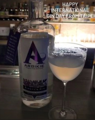 iainastirling's tweet photo. HAPPY INTERNATIONAL GIN DAY
Happy International Scottish Gin Day from Taipei & from all the team @Arbikie Distillery.
We're v proud of growing & distilling our family of sustainable gins on #Scotland's sunny easy coast.
#isgd #gin #aksgin #kirstysgin #nadargin #fieldtobottle https://t.co/aPre9FaoxR