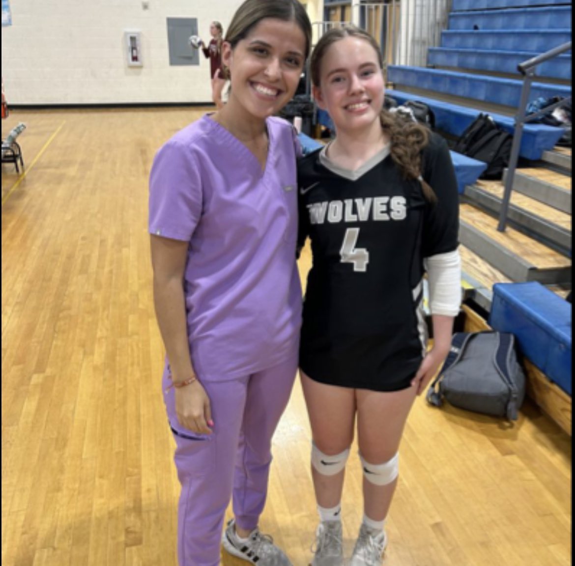 rileysok2026's tweet image. So excited to reunite with my coaches and so many girls from my club team when we played at Cactus Shadows! Can’t wait for club to begin!! 🏐👯‍♀️

#dmhs #dmhsvolleyball #volleyballlife #defense #serve #game #win #cactusshadows #mentality #team