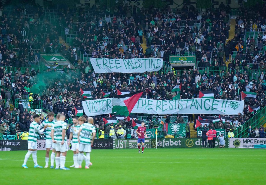 Celtic fans showing their support for the people of Palestine 🇵🇸
#Israel
#Palestine
#hamas
#MUNBRE
#Celtic