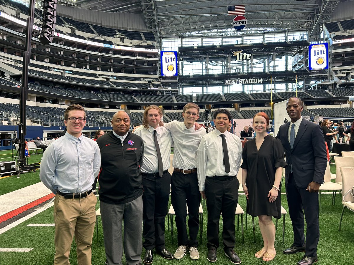 Members of our Electrical Tech SkillsUSA in Arlington attending the YTexas Summit Business Development Conference where they got to meet and talk with Texas Workforce Commission Commissioner, Aaron Demerson, while attending sessions and learning more about the needs in Texas.
