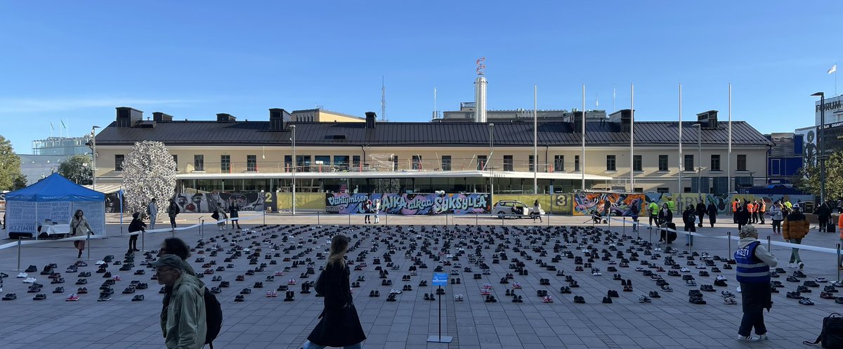 The shoes? There are 800 pairs, one for every homeless youth. Starting Monday they’ll be given to homeless through @sininauhasaatio (and HT to <a href="/sievishoes/">Sievi Safety shoes</a> for donating a truckload of them) 

You can donate too: 

katueiolekoti.fi/Charly