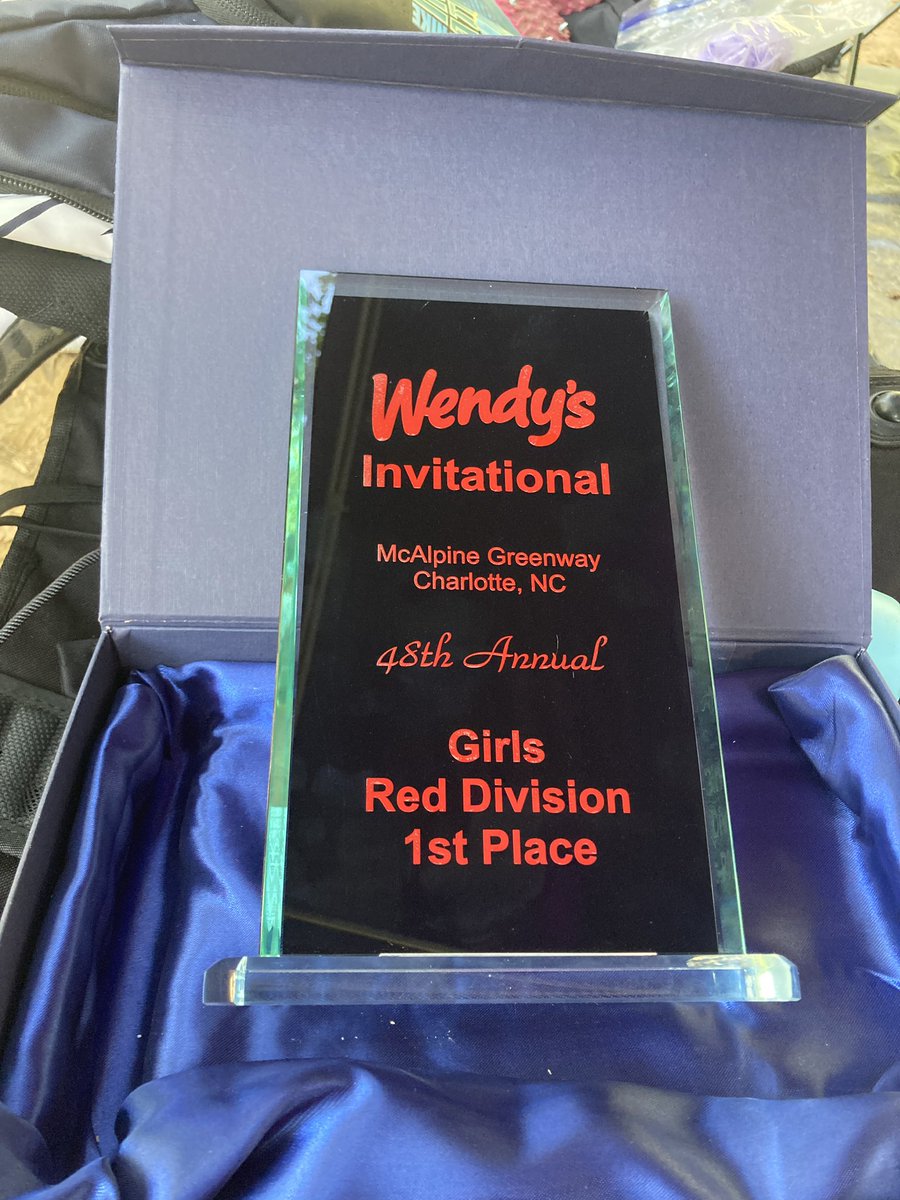 Varsity Girls go 3-4-5-9-16 to win the Red Division at the Wendy’s Invitational at McAlpine Park in Charlotte today!  🥇 Huge PRs all over the place w/4 girls under 20 for the 1st time in #HSHSXC school history 💜💛