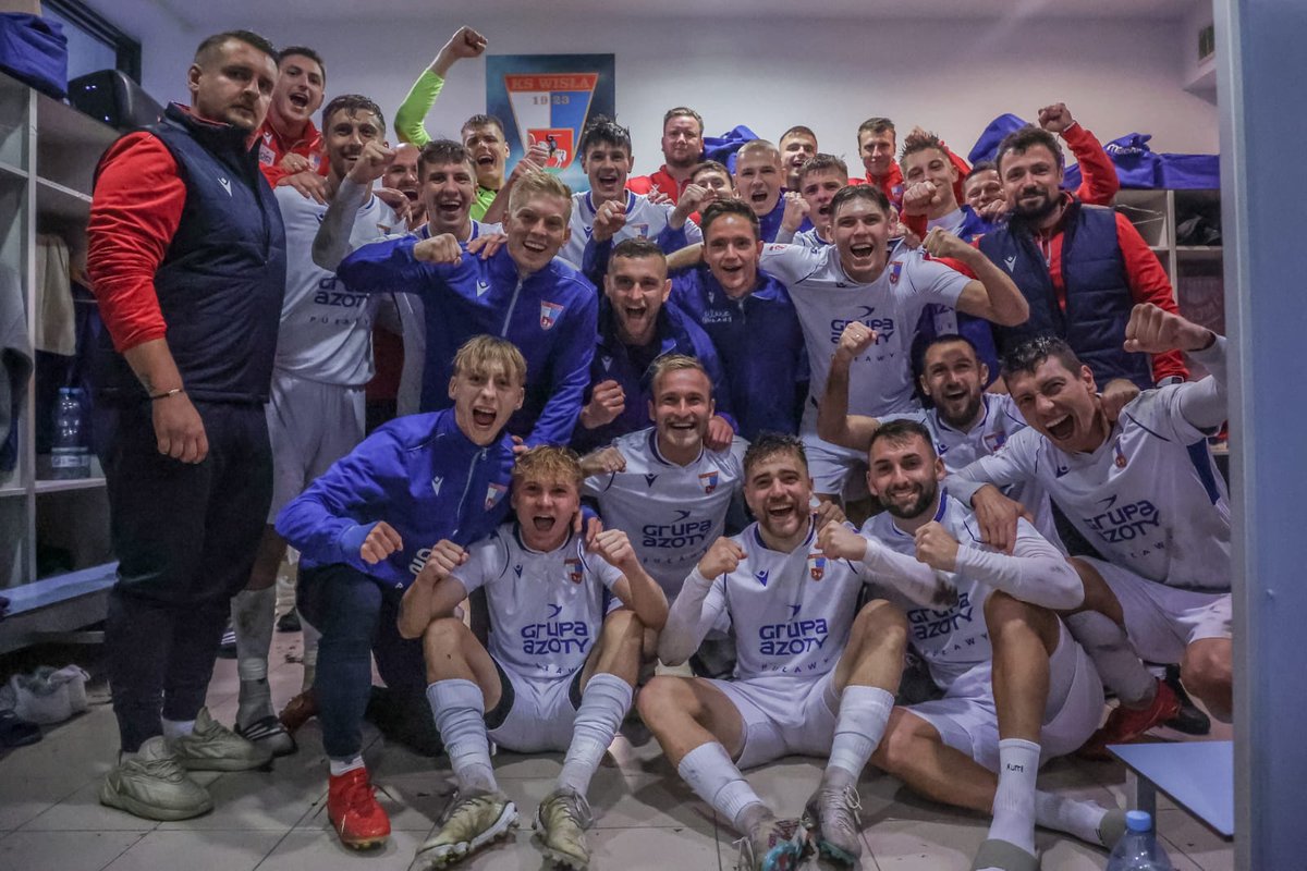 KSWisla1923's tweet photo. Życzymy miłego wieczoru! 🤍💙

@GA_PULAWY https://t.co/aCWsg7uMbS
