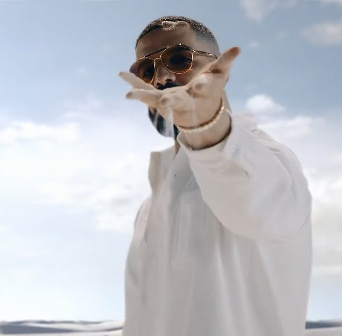 WORLDMUSICAWARD's tweet photo. #Drake's #VirginiaBeach from his new dope album #AllForTheDogs lands at #1 on the Global Spotify chart with 8.09 Million streams scoring the Top New entry!💪 ⋆｡𖦹 °.🐚🔝🆕💥1⃣🌎🎧🔥👑🖤💜
🎧https://t.co/HqHhJ87rCo https://t.co/wkDxhpT3Fy