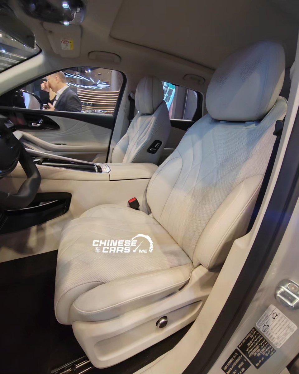 ChineseCarsME's tweet photo. تدشين سيارة إكسيد RX الجديدة كليًا المنتظرة في معرض جنيف الدولي للسيارات 2023 في قطر
..
بمحرك رباعي الأسطوانات 2.0T بقوة تبلغ (261 حصان) وعزم دوران يبلغ 400 نيوتن متر ، والذي يتوافق مع ناقل حركة مزدوج القابض رطب بـ 7 سرعات مع دفع رباعي ونظام تعليق CDC ادابتيف
..
وقريبا في أسواقنا
#شبكة_السيارات_الصينية #أهلا_بك_في_كوكب_الصين
#exeedrx
